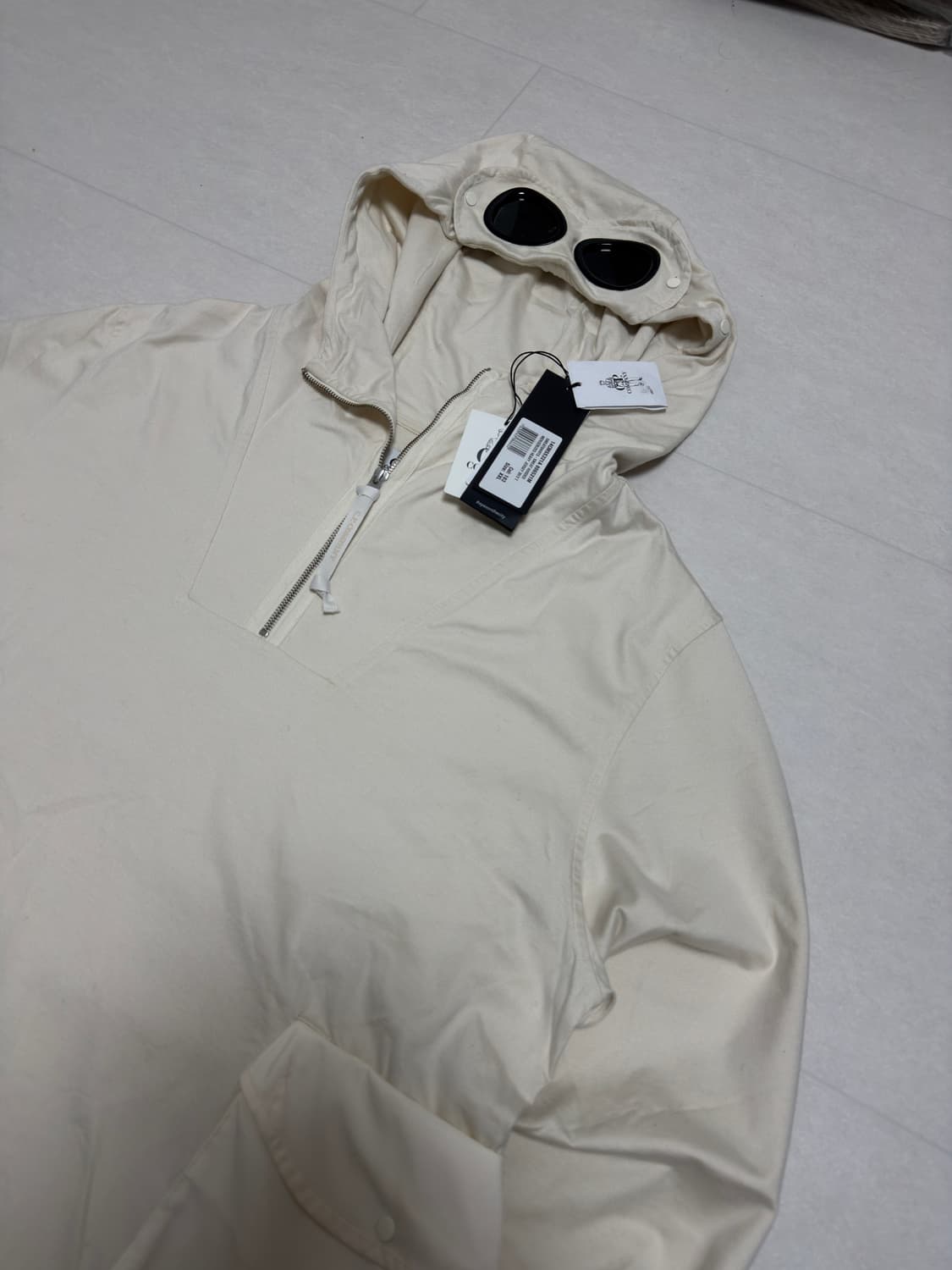 [새상품, XXL] CP컴퍼니 탄창포켓 고글 후드 아노락 자켓 상품이미지2