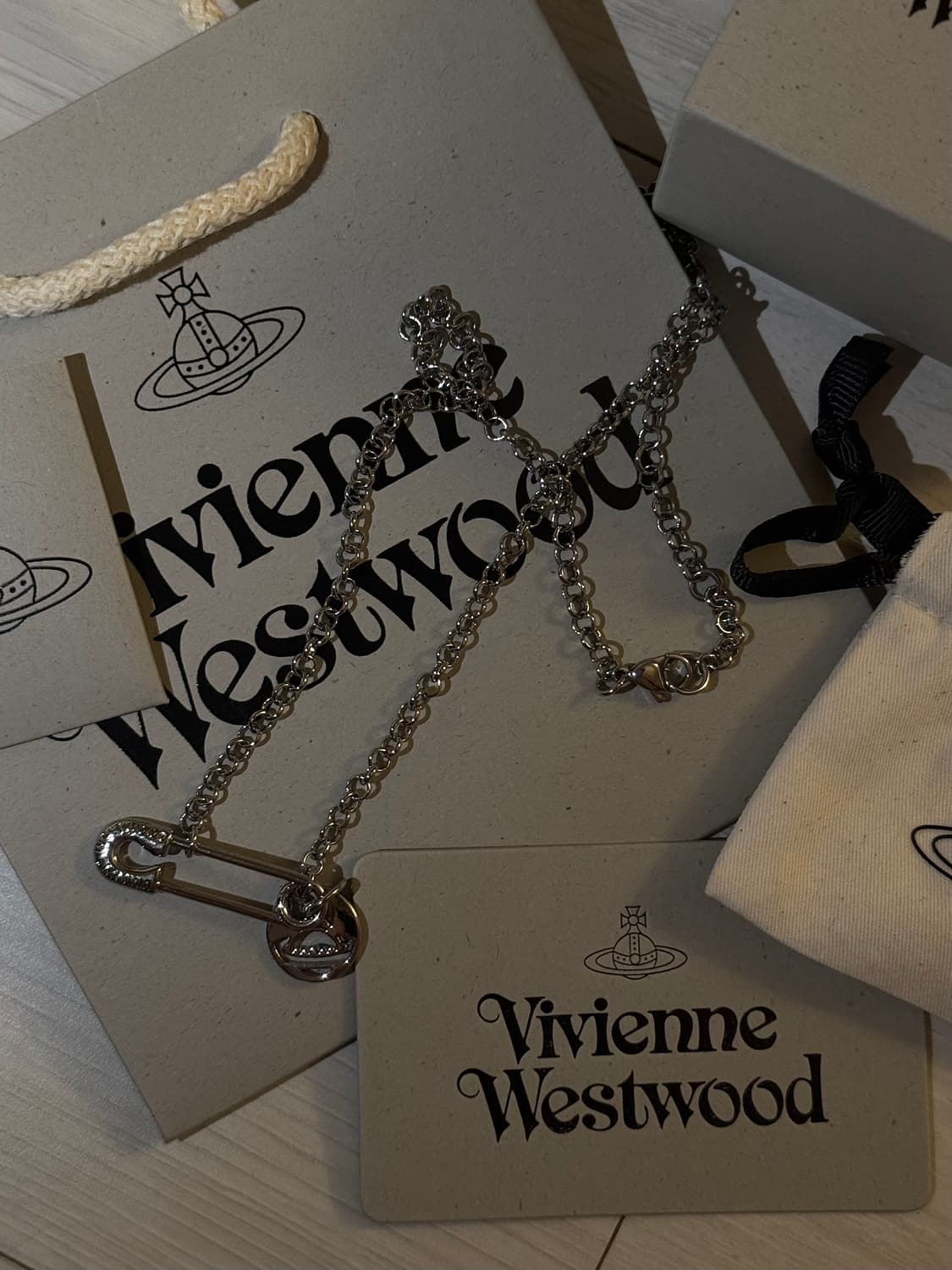 비비안웨스트우드 이모진 클립 목걸이 르세라핌 홍은채 루크리스 오네갸루 상품이미지4