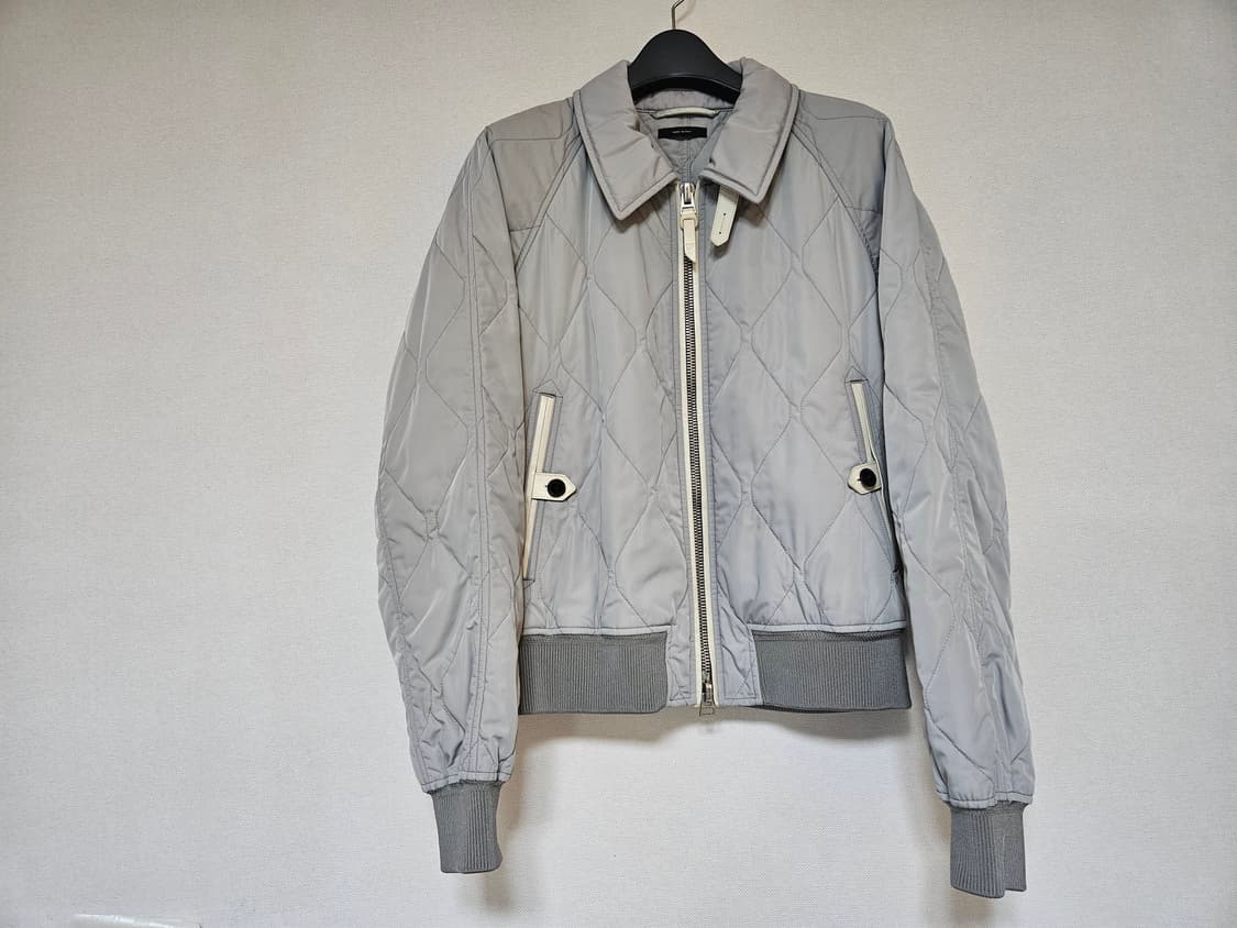 톰포드 퀼티드 패디드 봄버 자켓 그레이 상품이미지2