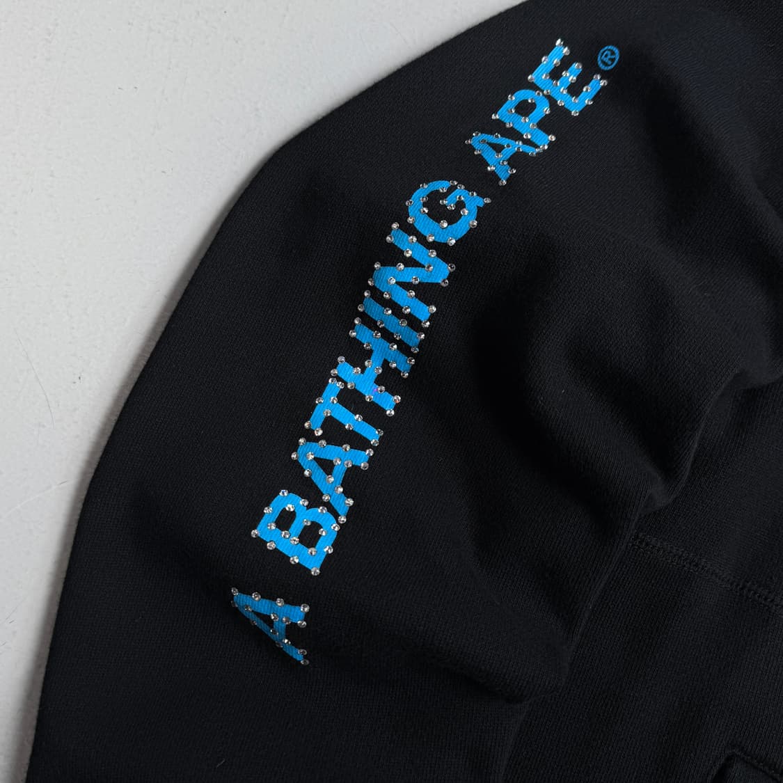 베이프 스왈로브스키 사이드라인 풀오버 후드티 상품이미지5