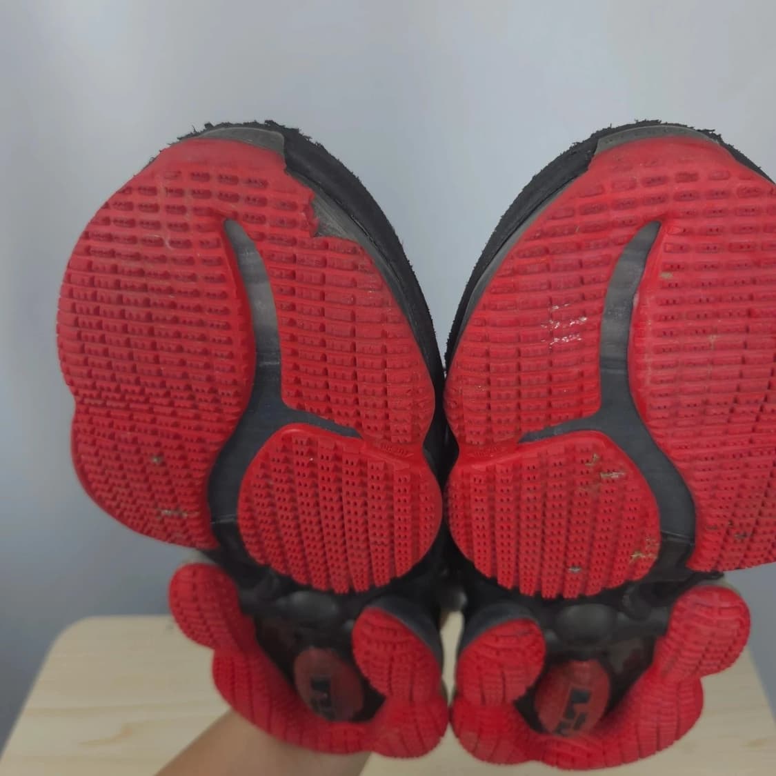 260 나이키 르브론 19 블랙 유니버시티 레드 에어맥스 운동화 상품이미지5