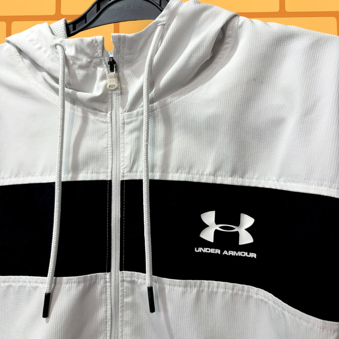 언더아머 라이트 윈드 브레이커 (L) 상품이미지2