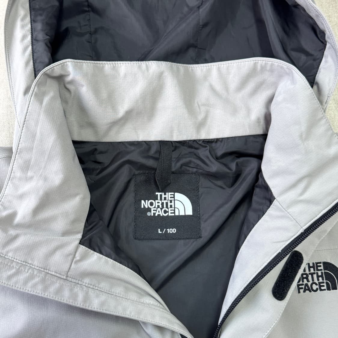노스페이스 라이트그레이 바람막이 L 상품이미지7