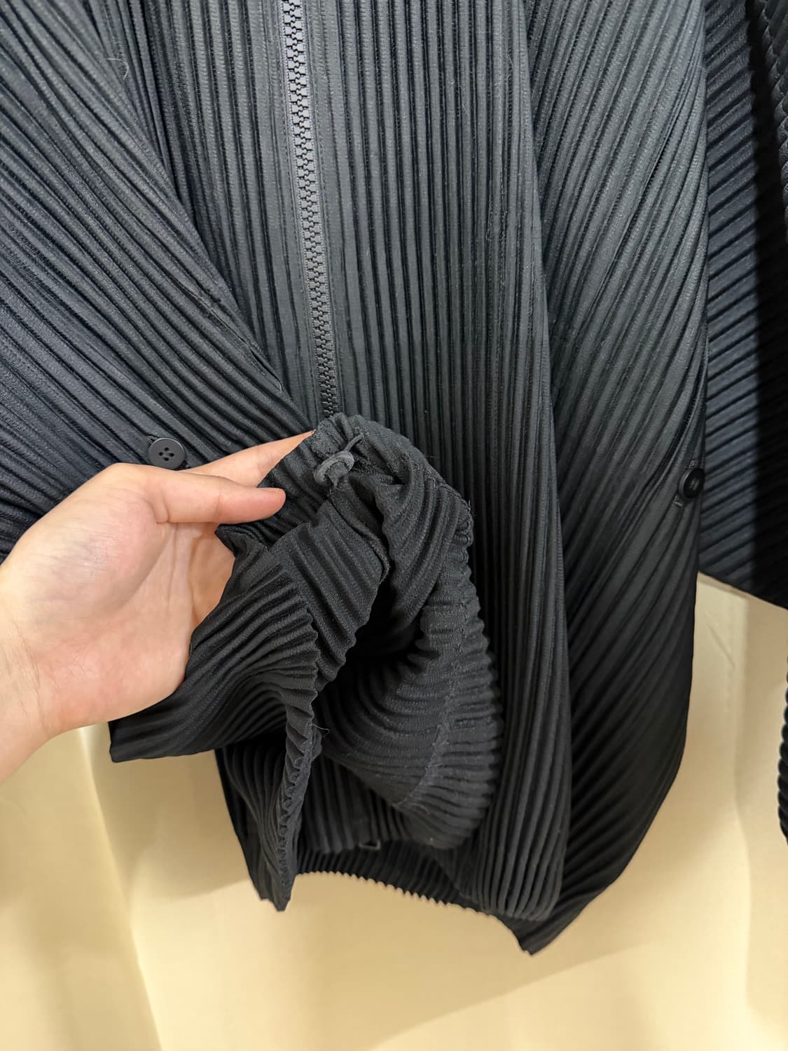 옴므 플리세 이세이 미야케 MC 메이 집업 파카 블랙 상품이미지7