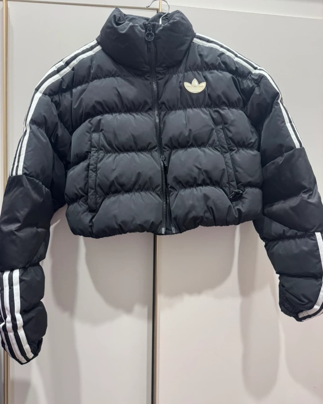 아디다스 여성용 크롭 푸퍼 패딩 상품이미지1