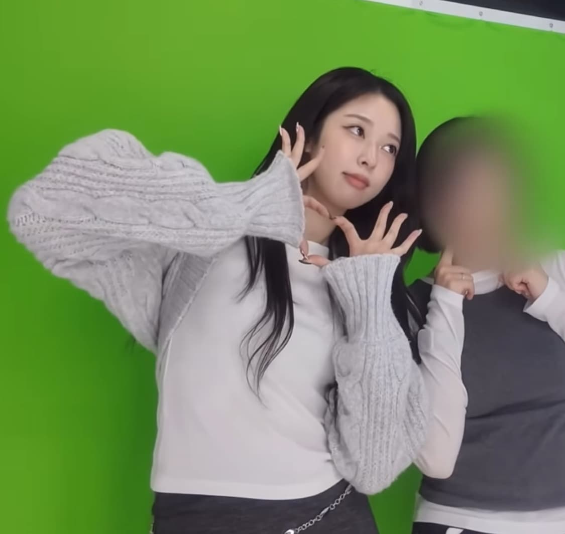 쓰리타임즈 버니 볼레로 현진착용 라이트그레이 상품이미지1