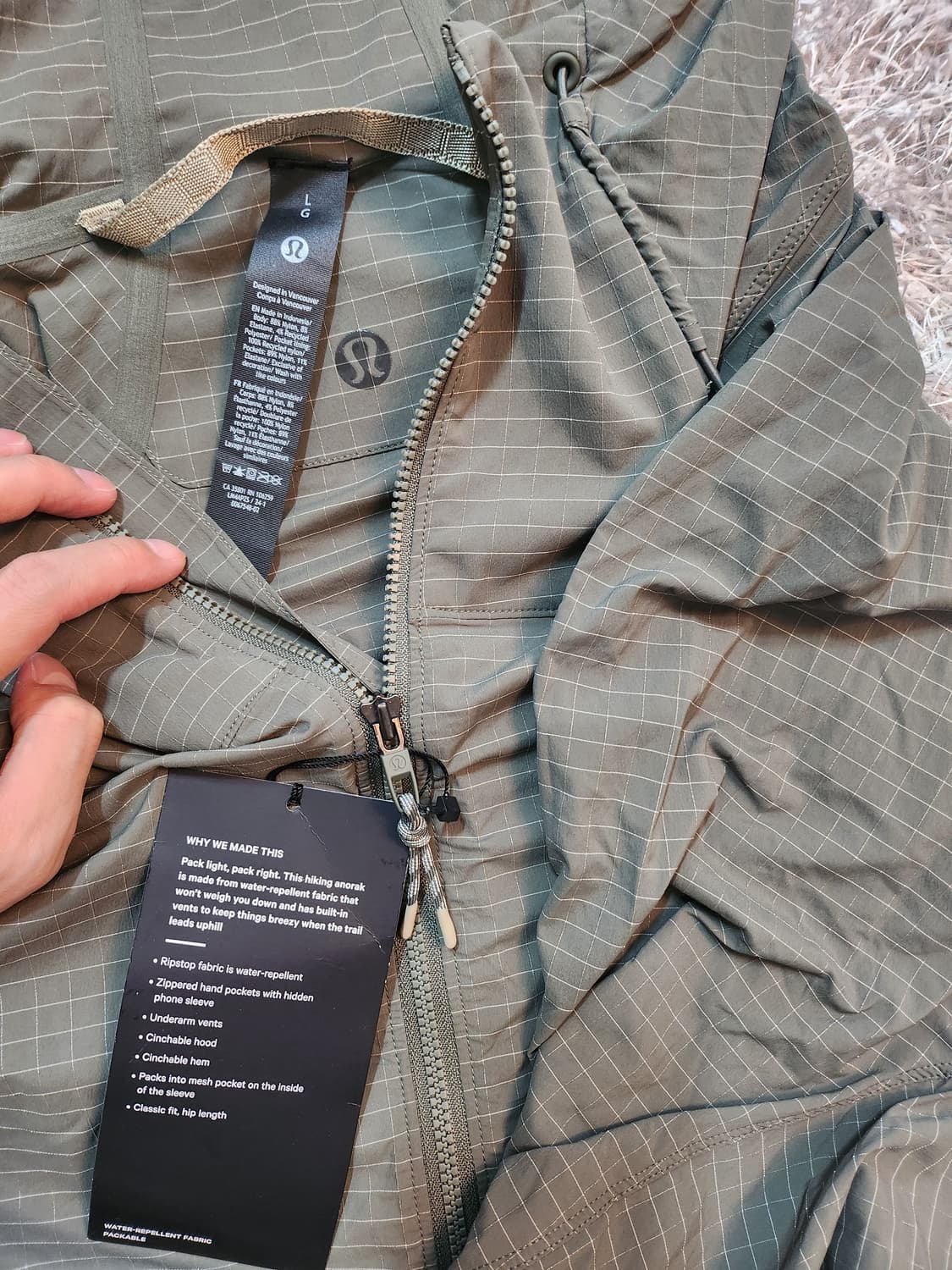 [새상품]Lululemon LightWeight Hiking Anorak 상품이미지4