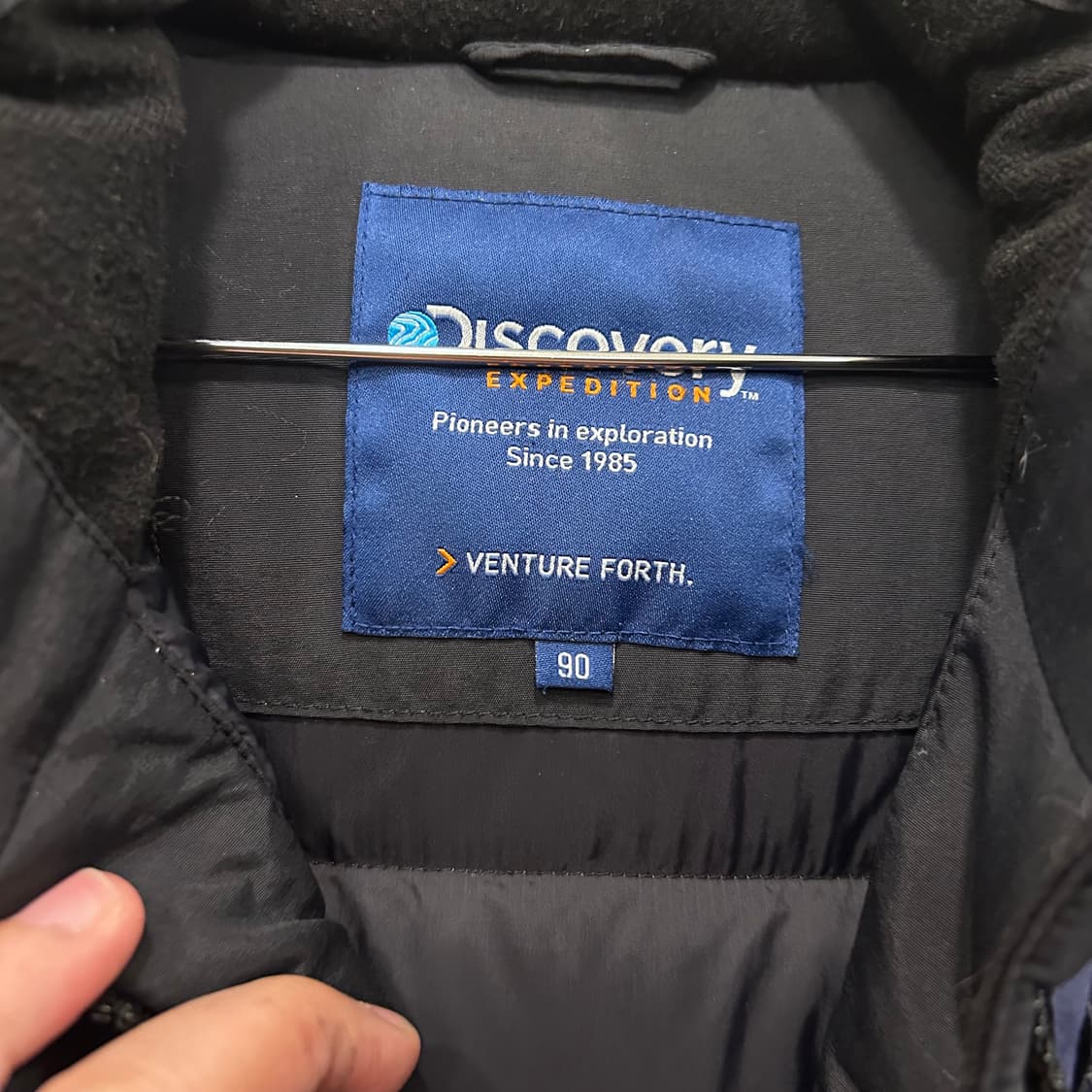 디스커버리 벤쳐포스 덕다운 패치 후드패딩 상품이미지3