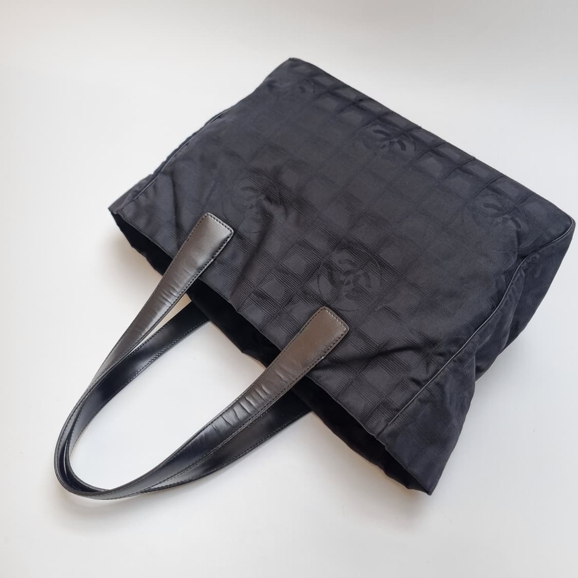 샤넬 CHANEL 뉴트래블라인 CC로고 쇼퍼백 토트백 (최상급, 핸드백) 상품이미지6