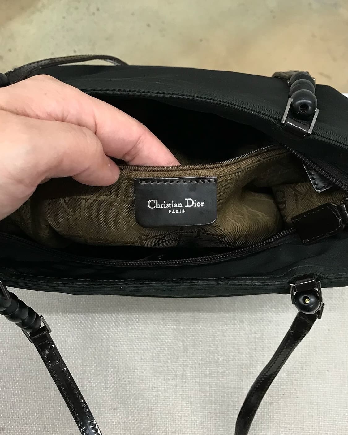 디올 나일론 포코노 숄더백 상품이미지7