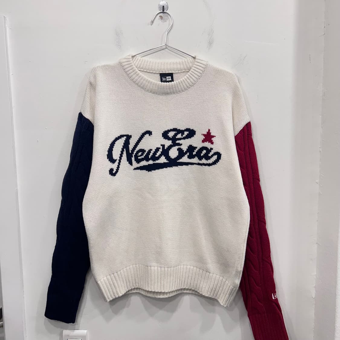 뉴에라 멀티 패브릭 배색 오버핏 니트 상품이미지2