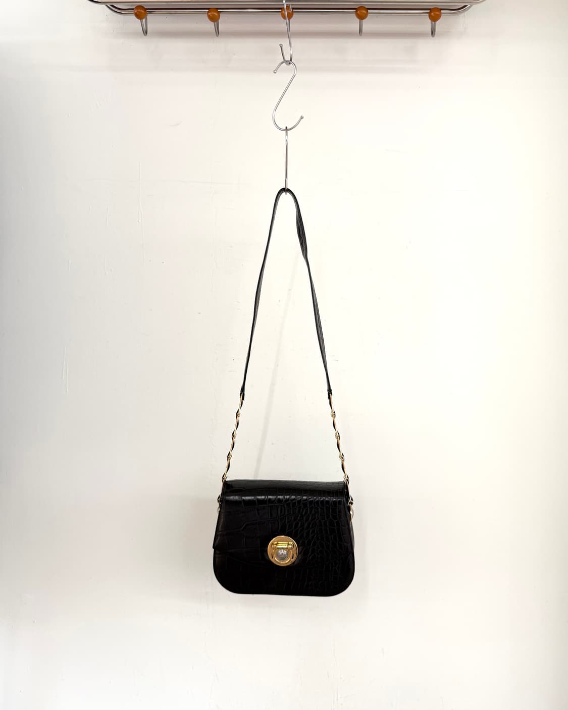 베르사체 펄라 에스페라 크로커다일 엠보스드 숄더백 상품이미지2