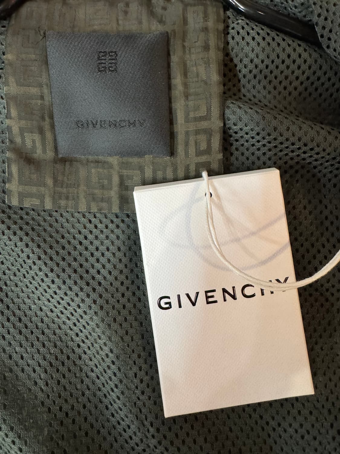 새상품급) 지방시 시그니처 4G 자카드 패턴 로고 윈드브레이커 L 상품이미지7