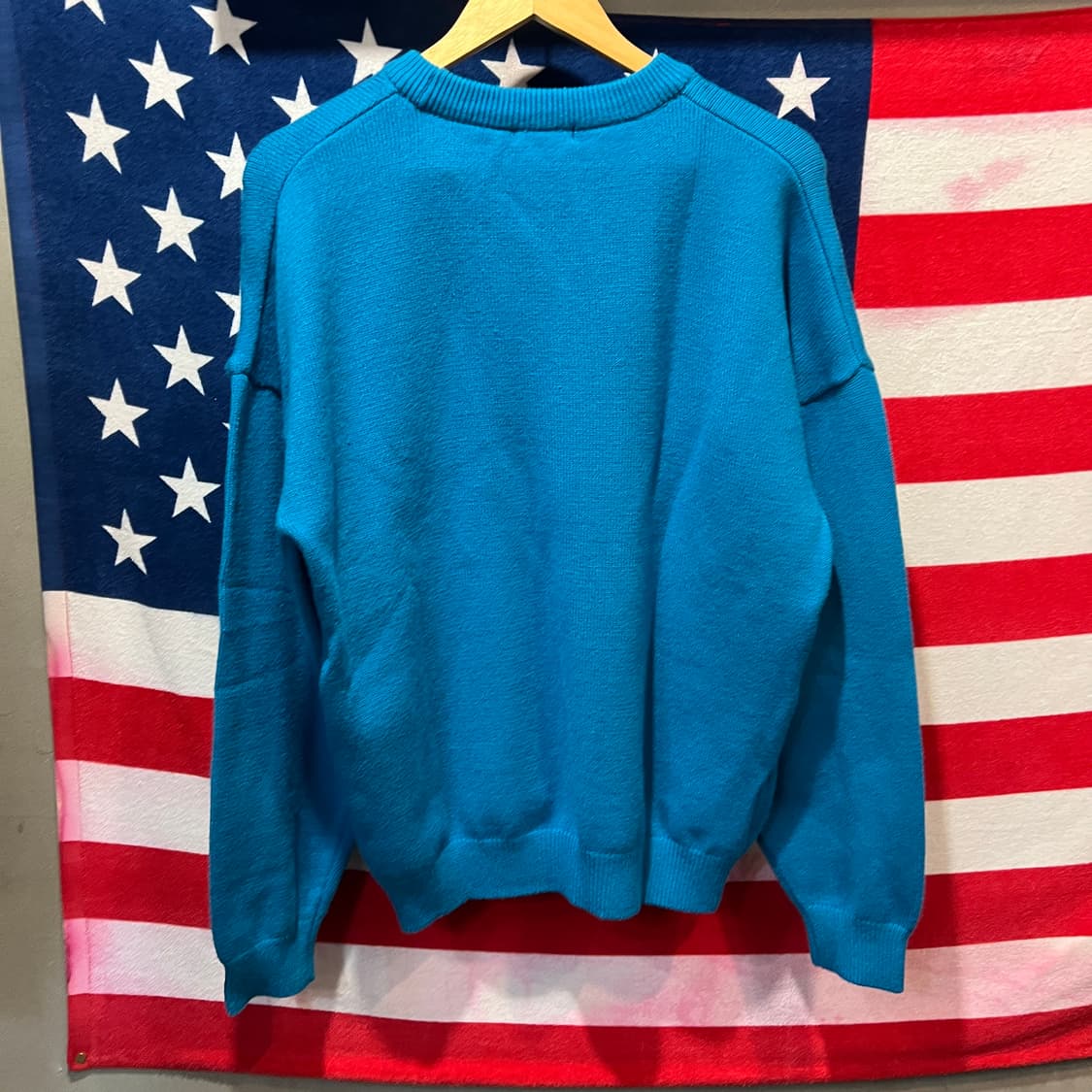 스파오 포인트 자수 블루 니트 상품이미지3