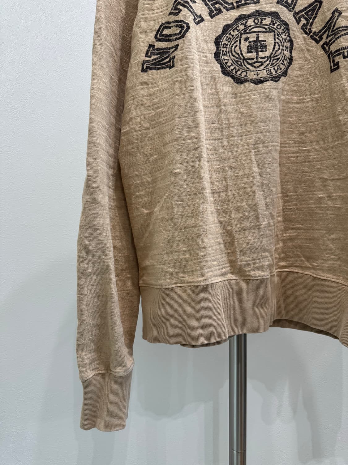 캐피탈 노트르담 베이지 크루넥 롱슬리브 상품이미지4