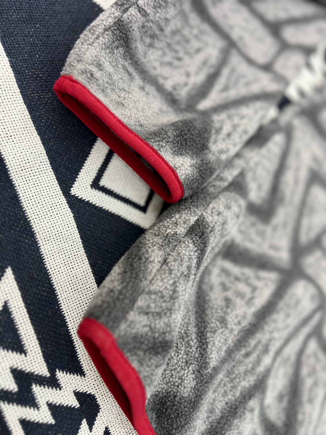 PATAGONIA Synchilla Aztec Stone Gray Red 상품이미지5