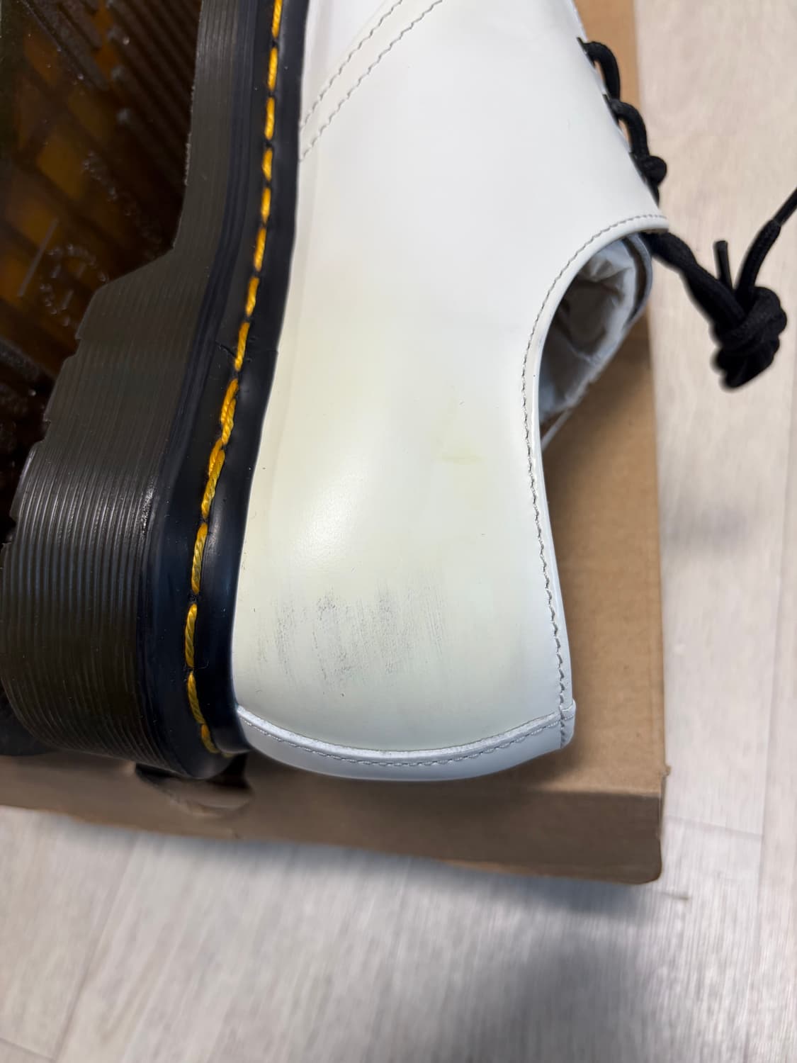 닥터마틴 1461 스무스 화이트 260(UK7) 상품이미지5