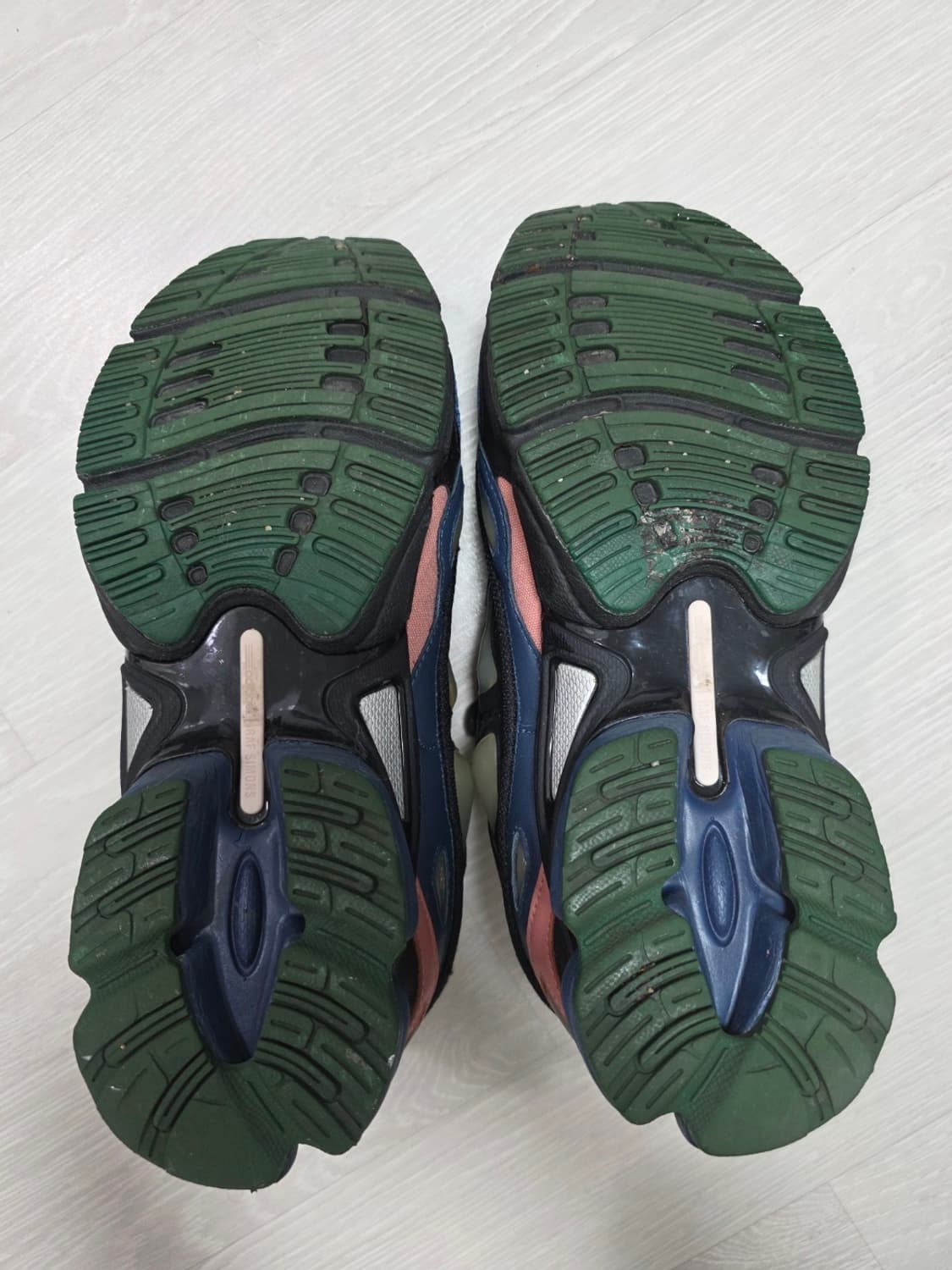 라프 시몬스 x 아디다스 x 오즈위고2 사이즈 255 상품이미지4