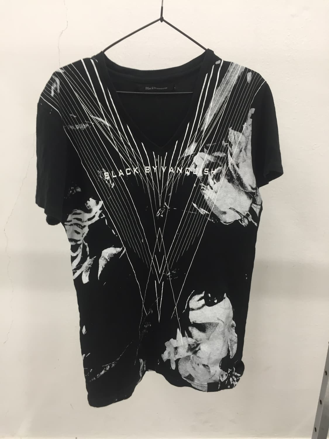 Black by Vanquish v-neck top  상품이미지1