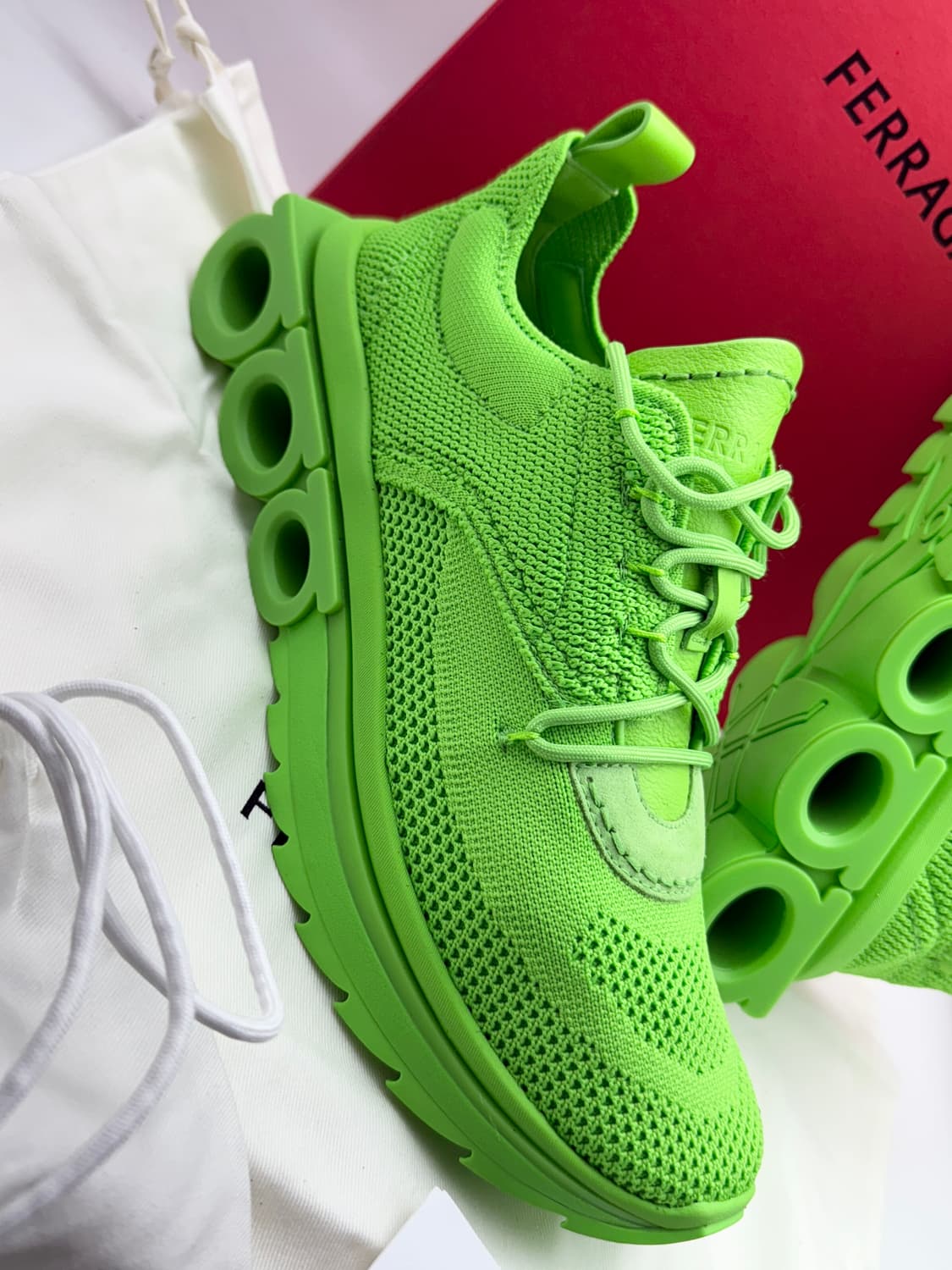 정품)페라가모 스니커즈 상품이미지1