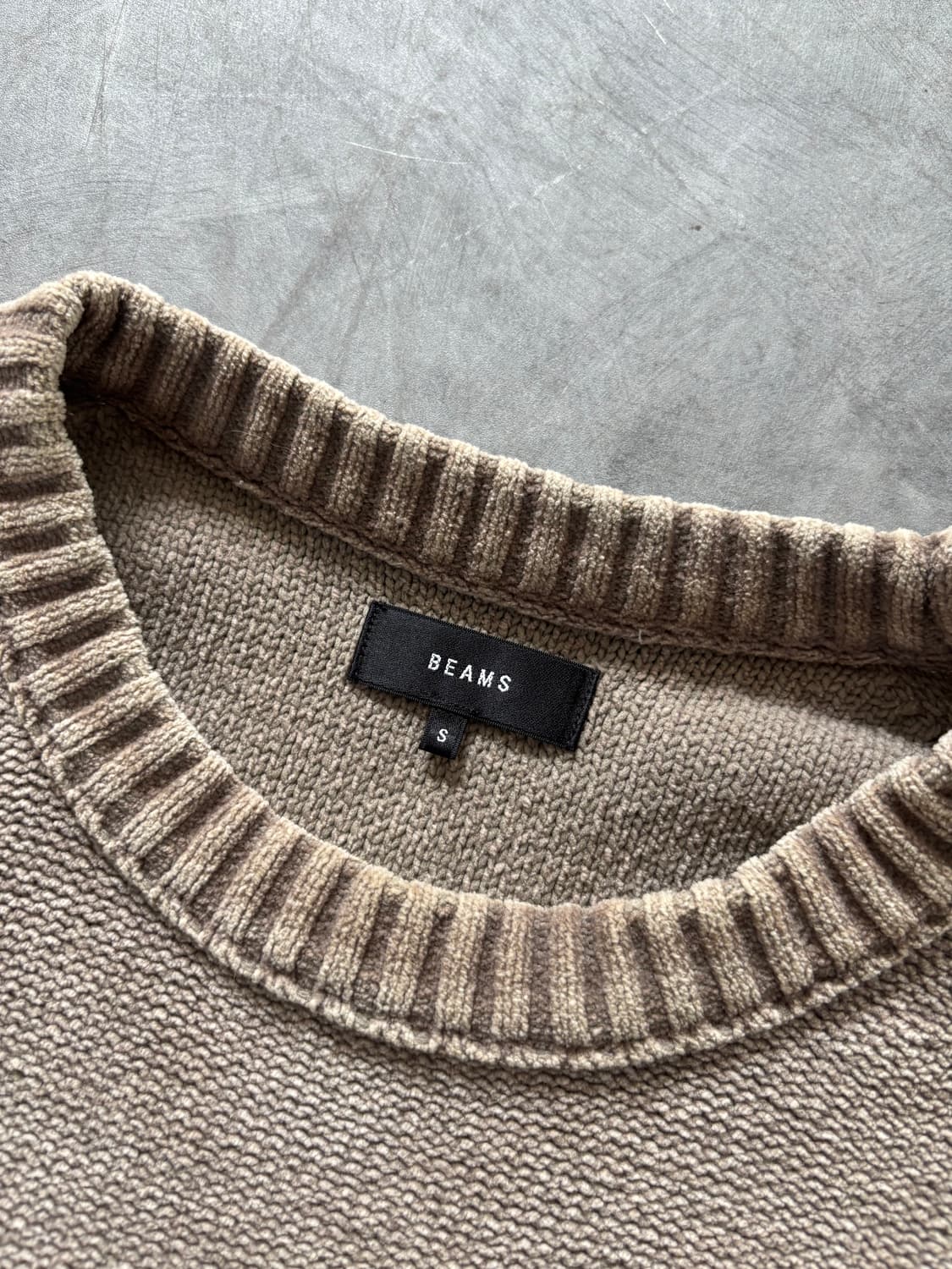 Beams 빔즈 베이지브라운 크루넥 니트  상품이미지3