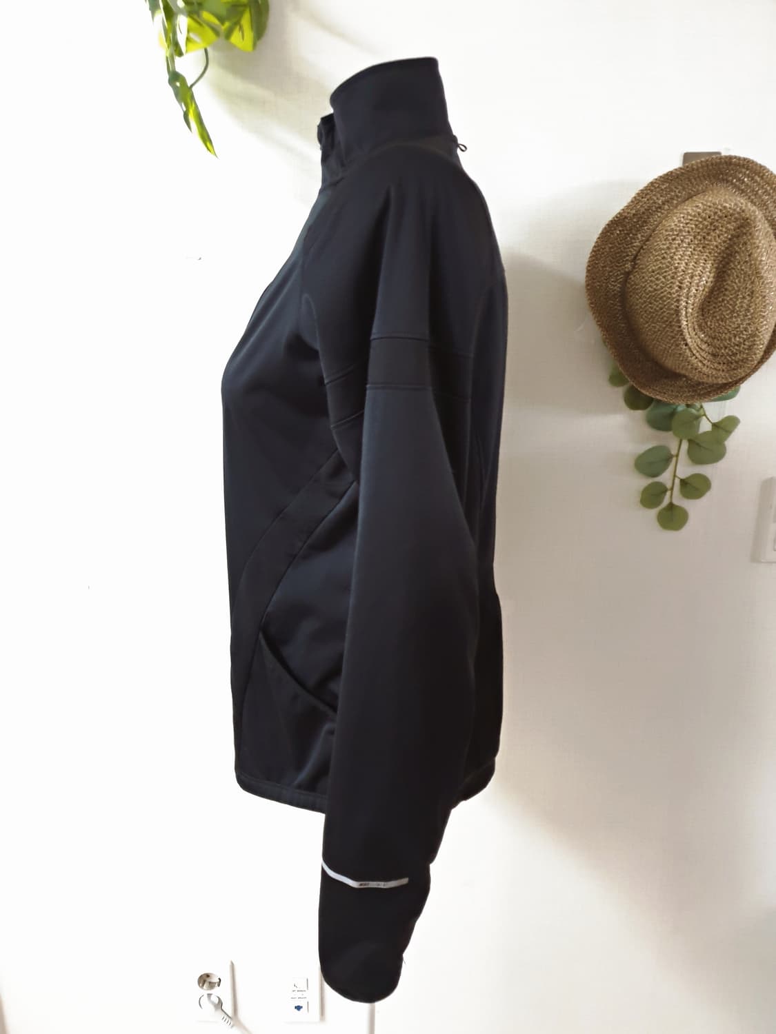 나이키 여성러닝 엘레멘트 쉴드풀집 90 약기모저지 블랙 상품이미지4