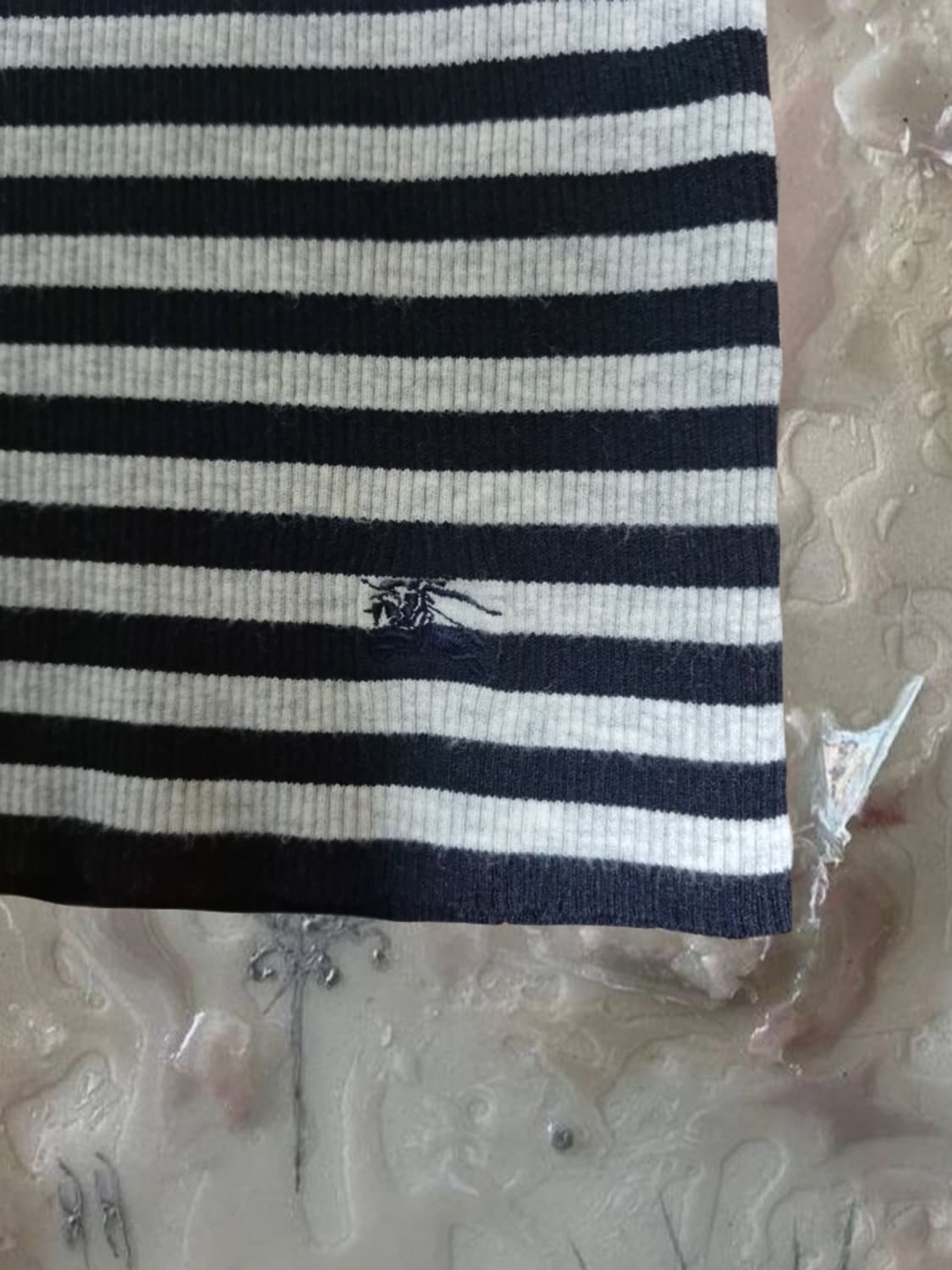 빈티지 버버리 블랙라벨 롱슬리브 스트라이프 단추 블랙 그레이 기마자수 상품이미지4