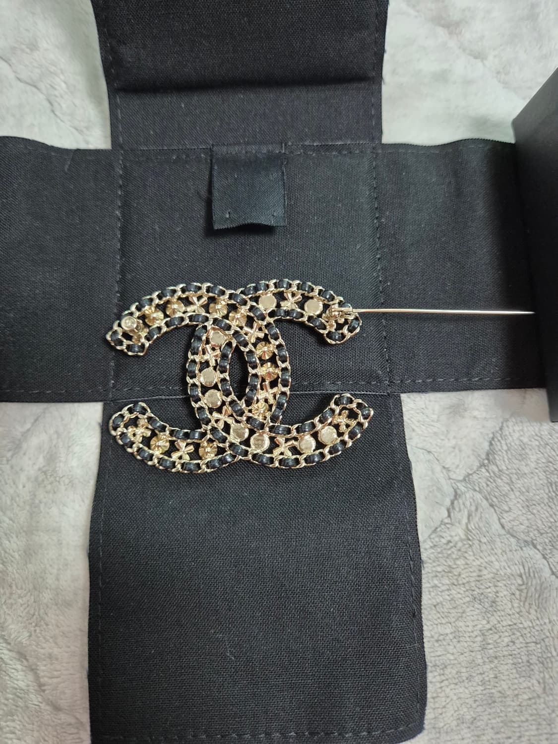 샤넬 CC로고 브로치 상품이미지3