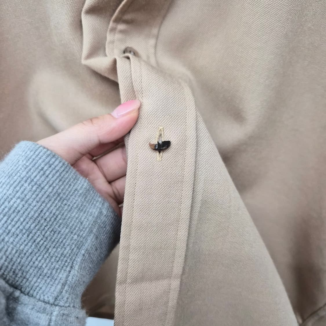 버버리 베이지색 긴팔 셔츠 여성 S 상품이미지3