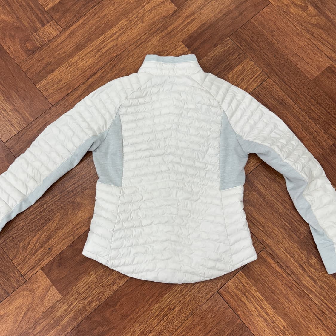 L 나이키 에어로로프트 경량 패딩 자켓  상품이미지3