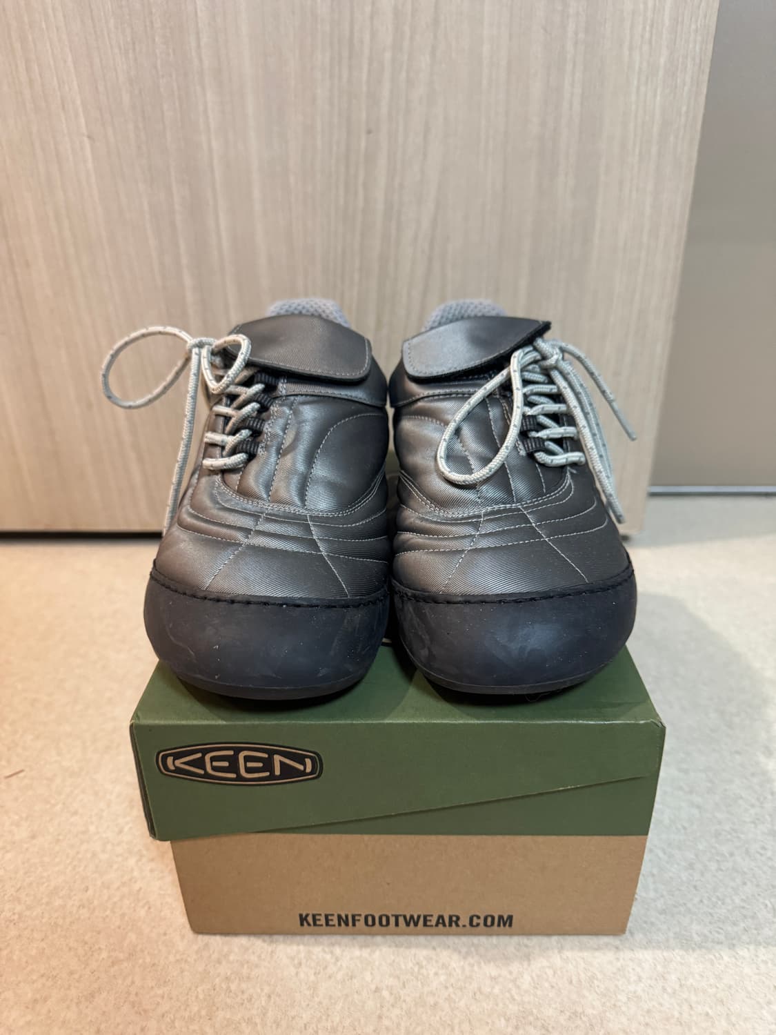 씬 X 노츠 풋살 스니커즈 메탈 실버 240 상품이미지2