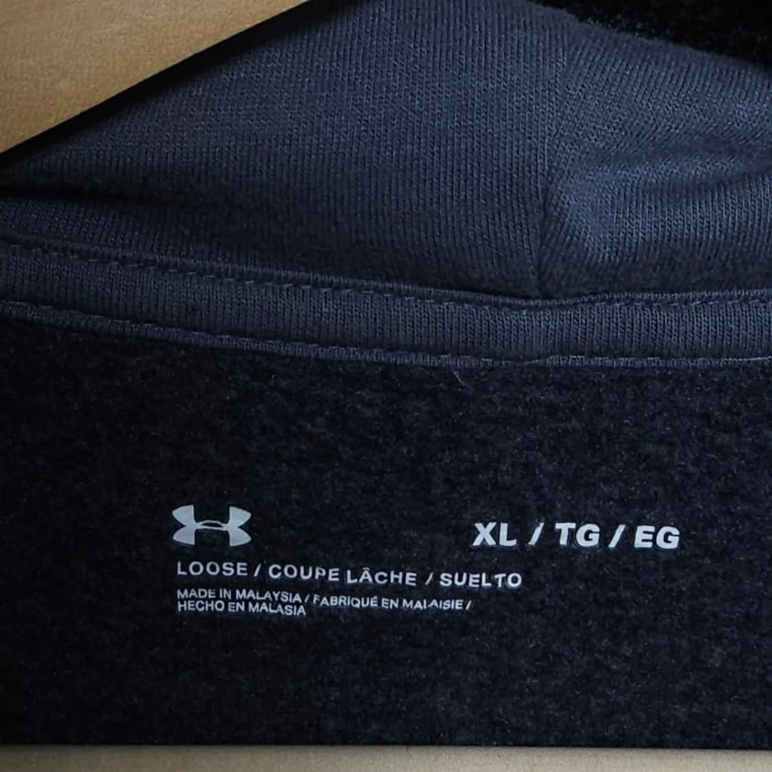 105)언더아머 기모 후드티 블랙 배색 상품이미지5