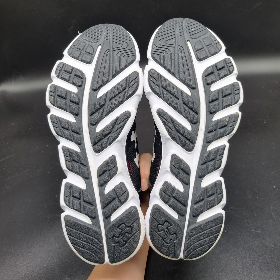 언더아머 마이크로g 여성운동화235 상품이미지3