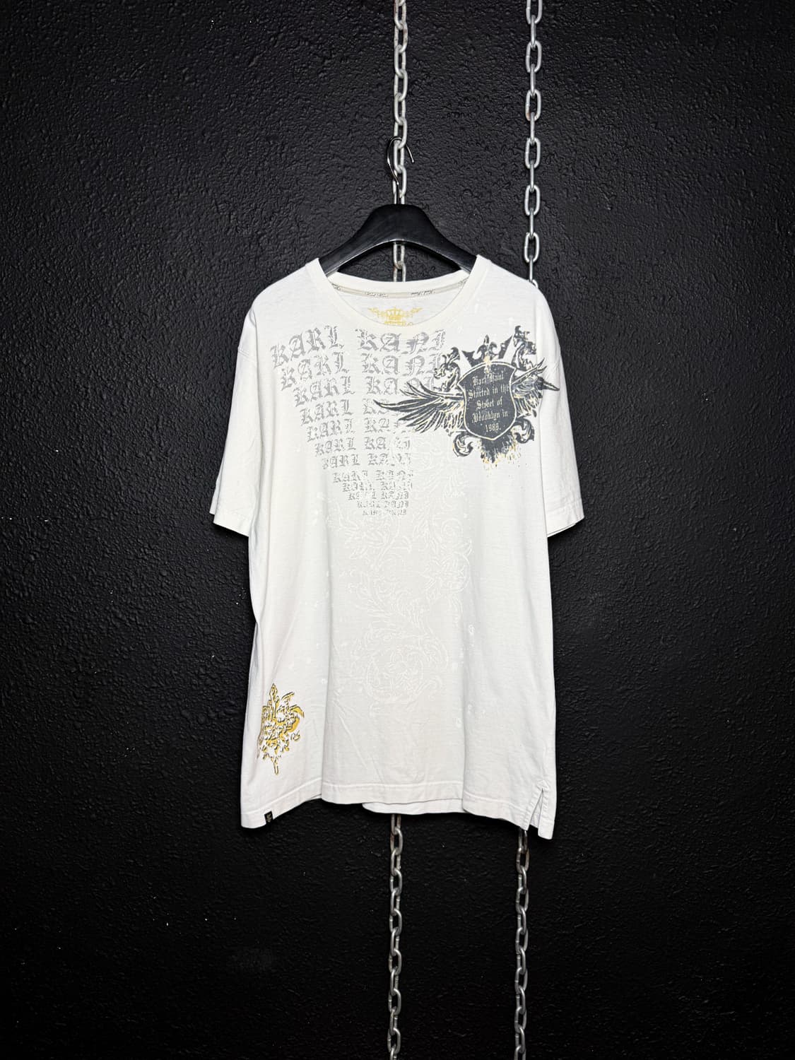 Karl Kani – Gothic Crest Print T-shirt   상품이미지1