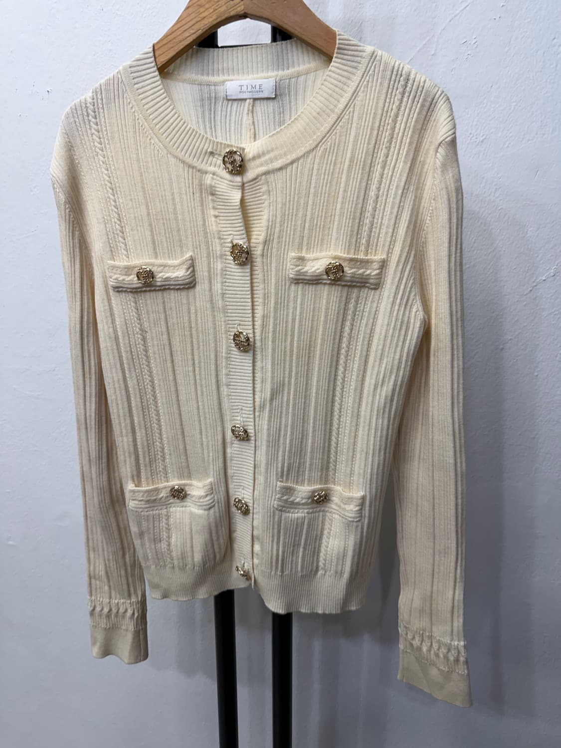 정품) TIME 타임 한섬 21ss 아이보리 금장버튼 가디건 90F 상품이미지3