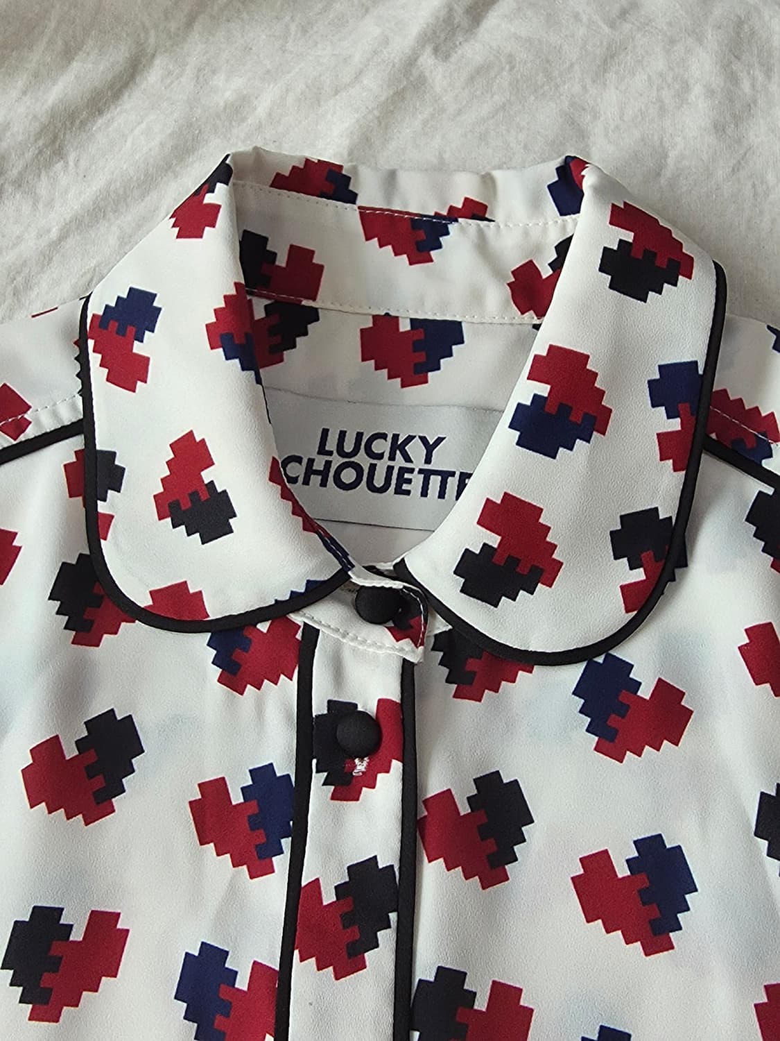 LUCKY CHOUETTE 럭키슈에뜨 픽셀 하트 블라우스 상품이미지2