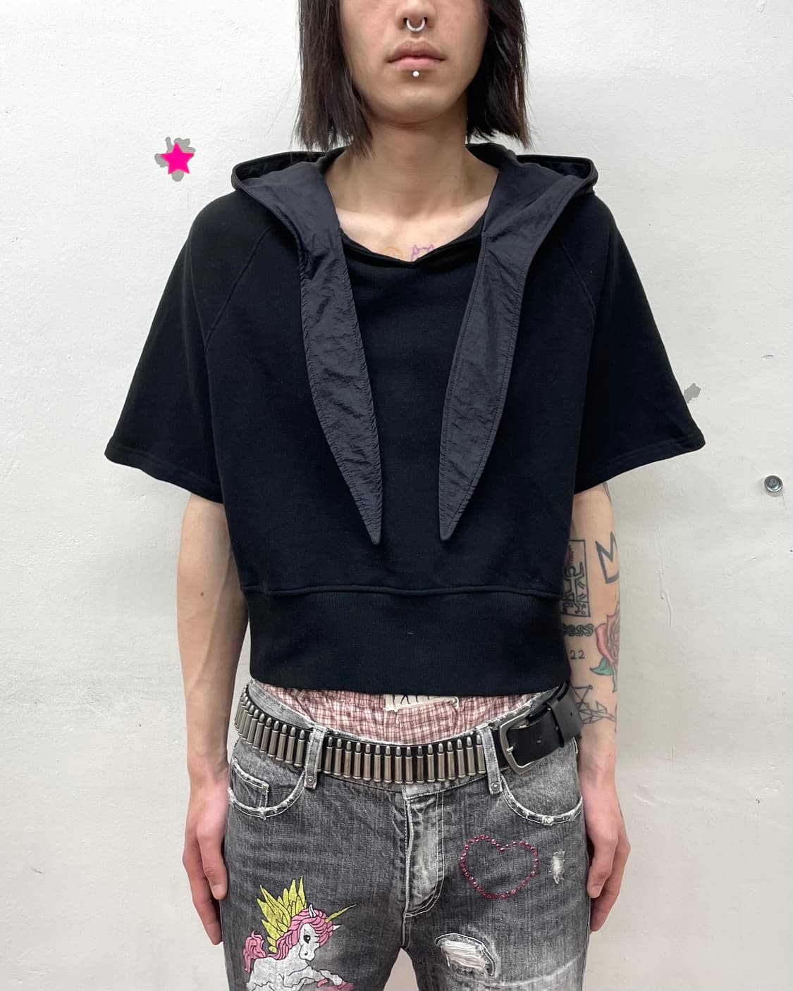 Strap Black Hooded T-Shirt 상품이미지1