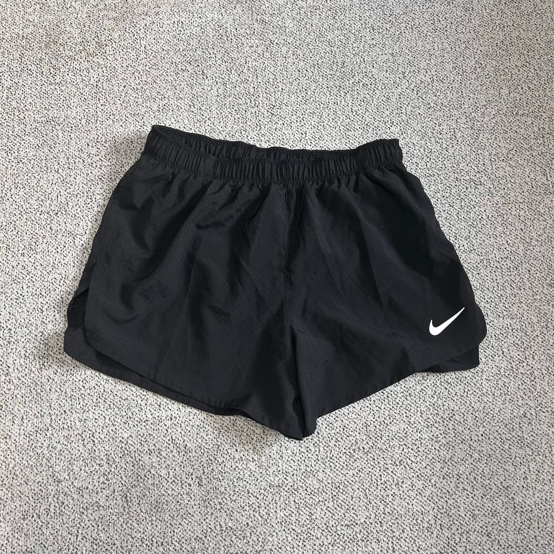 나이키 러닝쇼츠 상품이미지1
