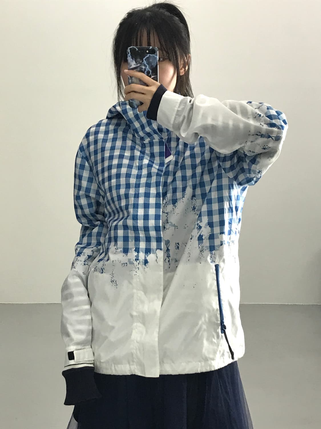 퓨마 화이트블루 체크 디테일 바람막이 상품이미지2