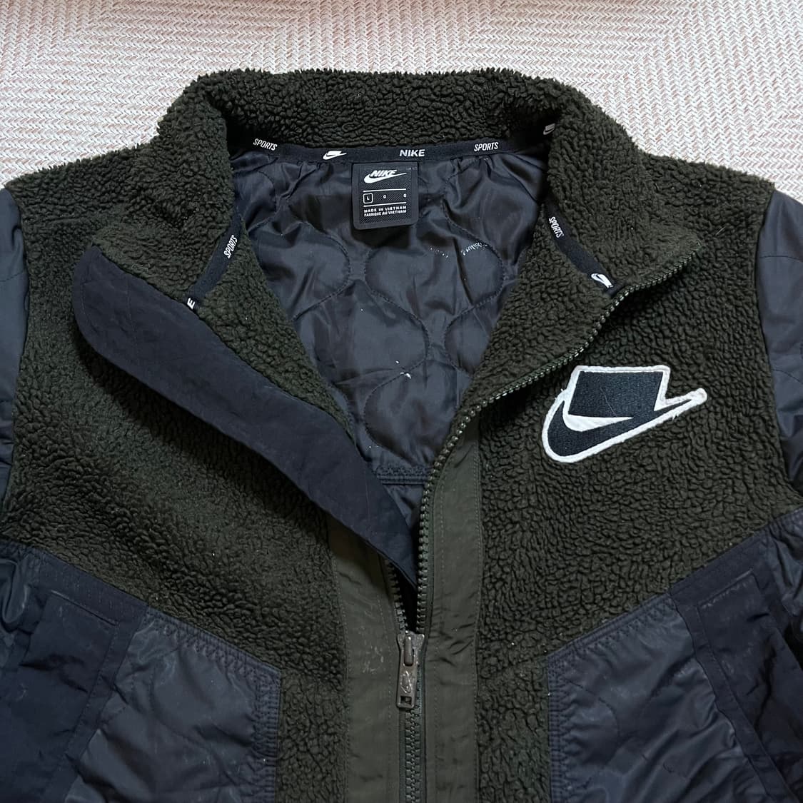 [정품] 나이키 올리브 블랙 후리스 퀄팅 점퍼 [ L ] 상품이미지3