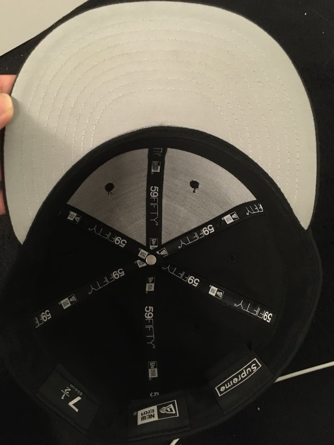 슈프림 골드 크로스 s 로고 뉴에라 블랙 상품이미지3