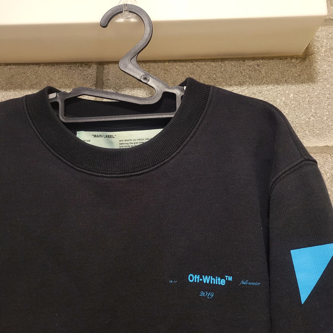 오프화이트 18FW 애로우 맨투맨 M 상품이미지5