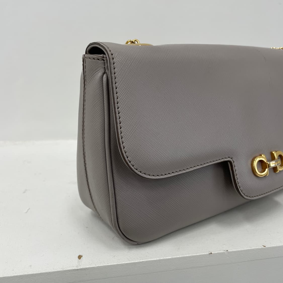 페라가모 더블 간치니 라벤더 골드 체인 숄더백 가방 상품이미지7