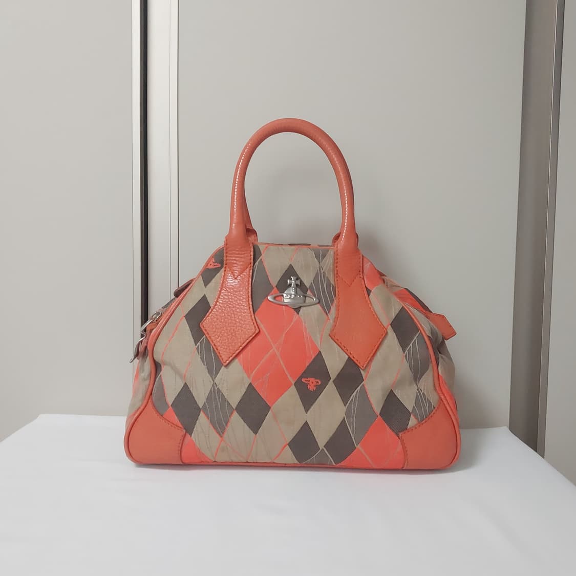 비비안웨스트우드 ORB 아가일 종가방 상품이미지1