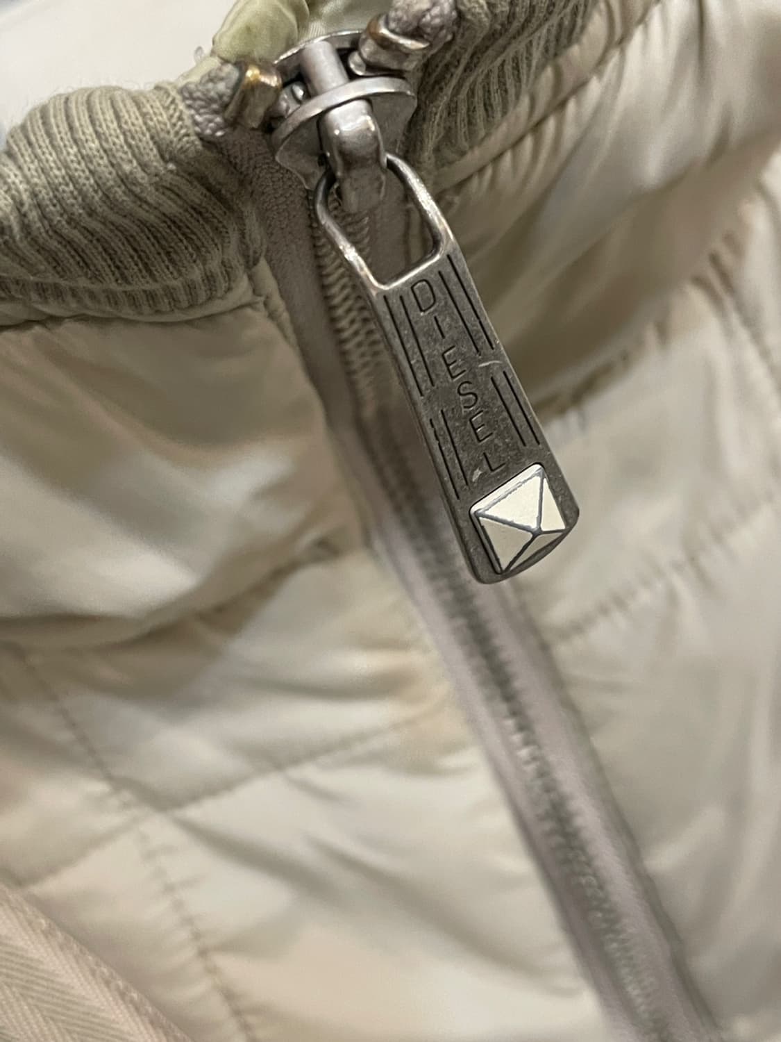 디젤 후드 경량 패딩 상품이미지6