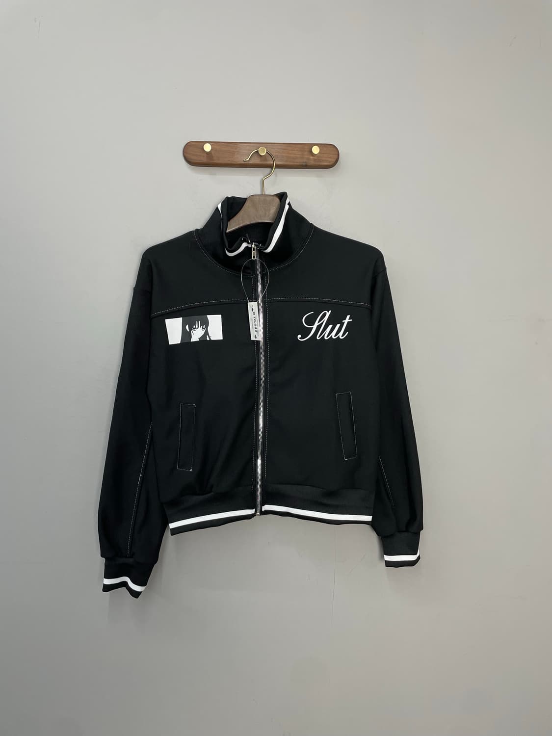 본네 패치 트랙 블랙 자켓 H1800 상품이미지2