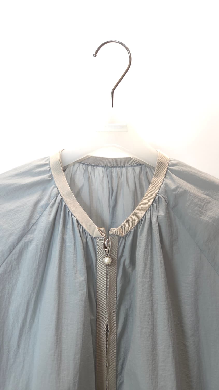 한섬 래트바이티 진주 포인트 바람막이 점퍼 S 사이즈 상품이미지2