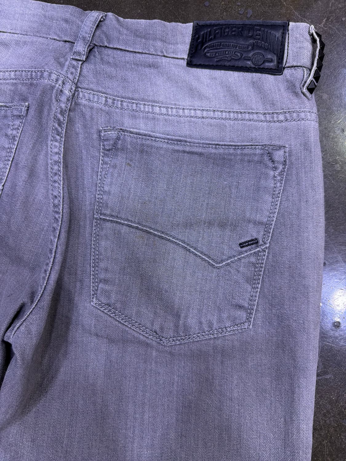 타미힐피거 그레이 워싱 네이트 스키니 슬림 스터드 데님팬츠 32 상품이미지7