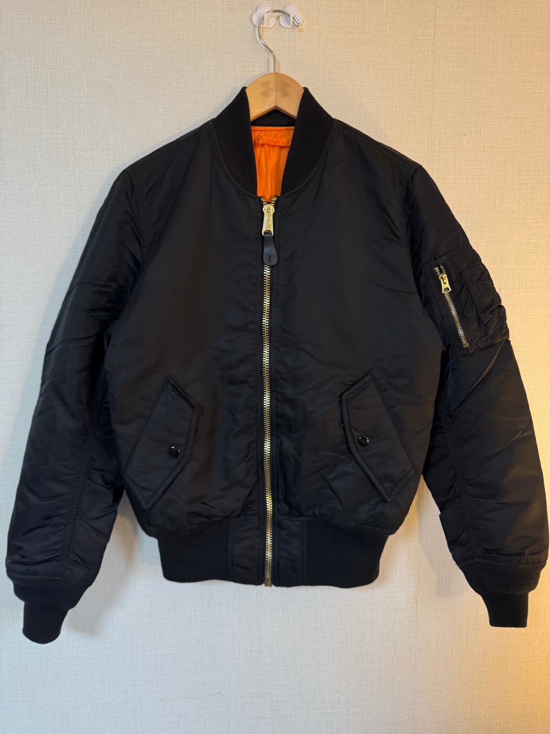 [XS]알파인더스트리 ma-1 블랙 항공점퍼 상품이미지1