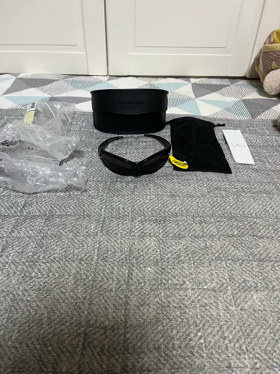 발렌시아가 스킨캣 선글라스 xl 상품이미지1